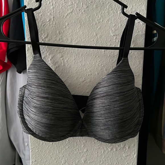 Victoria’s Secret uplift semi Demi Bra - Picture 1 of 7